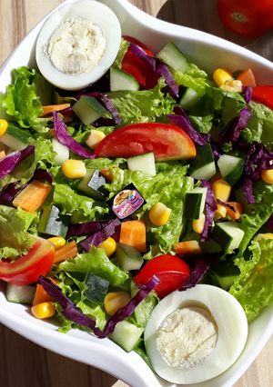 A picture of Lettuce Salad.