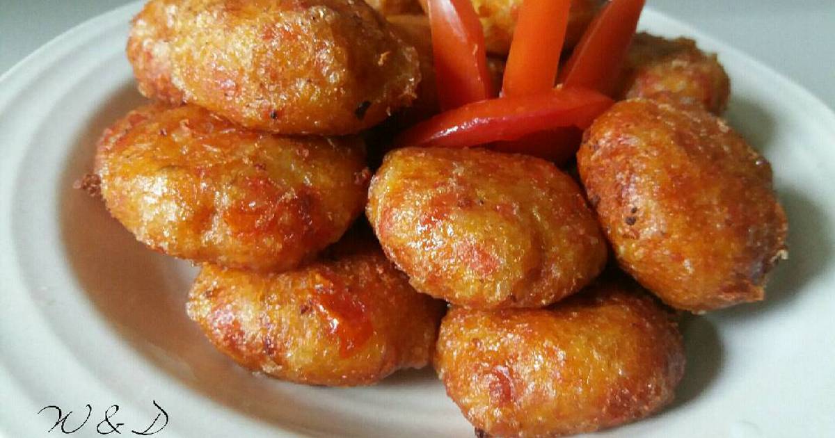 3 Resep Perkedel Kentang yang Bisa Kamu Coba Buat di Rumah, Simak Baik-baik ya! Resep Perkedel Kentang Lembut dan Pedas Menggoda ^_^ oleh Cimmy Kitchen - Cookpad