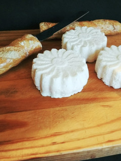 Una foto de Queso fresco casero