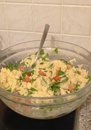 O poză a rețetei Salată de paste cu valeriană!.
