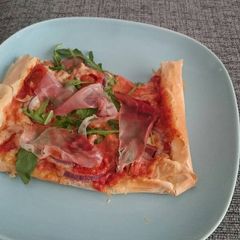 A picture of Prosciutto and Rocket Filo Pizza.