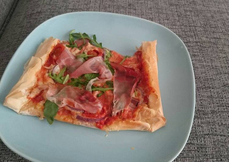 Recipe of Award-winning Prosciutto and Rocket Filo Pizza