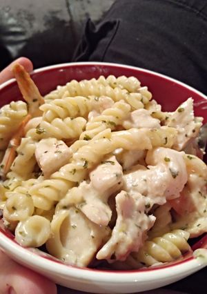 A picture of Chicken and Shrimp Lemon Alfredo.