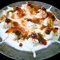 Dahi bhalla A picture of Dahi bhalla.