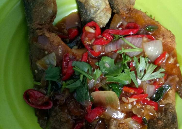 Ikan kakap goreng saus tiram