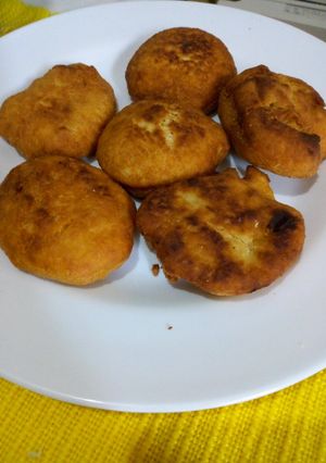 A picture of Sweet mandazi for tea.