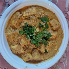 A picture of Paneer korma.