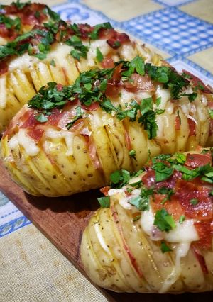 Una foto de Papas Hasselback o Hasselbackspotatis (en sueco) 🇸🇪