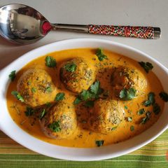 A picture of Palak Kofta / Spinach Balls Curry.
