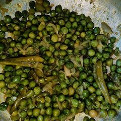 A picture of Green peas Ghughani (UP style).
