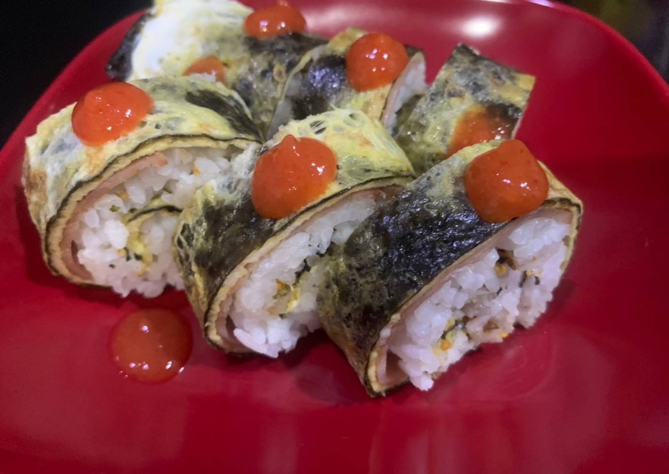 Bagaimana Menyiapkan Telur seaweed gulung nasi, Sempurna
