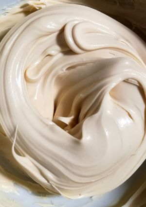 Foto principal de Crema de mascarpone con salsa de soja