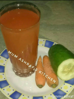 A picture of Cucumber and carrot juice.