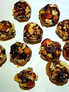 ড্রাই ফ্রুটস লাড্ডু (dry fruits laddoo recipe in bengali) রেসিপির প্রধান ছবি