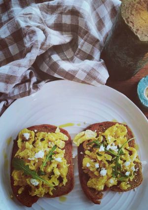 Une photo de Toast œufs brouillés