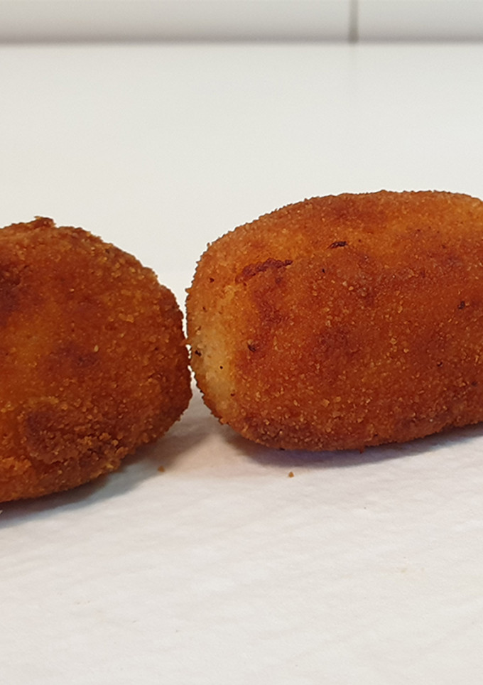 Una foto de Croquetas de jamón y huevo