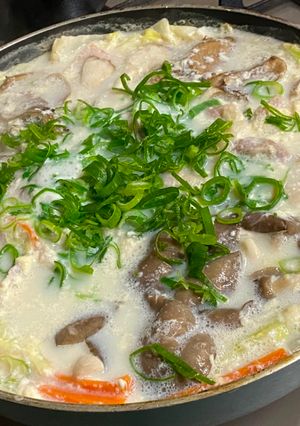 A picture of Japanese Soy Milk Nabe 豆乳鍋.