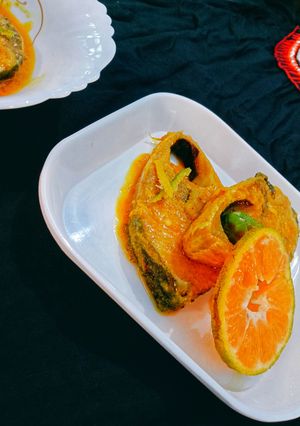 ইলিশ কমলা (কমলা লেবুর রসে ইলিশ)(illish komola recipe in Bengali) রেসিপির প্রধান ছবি