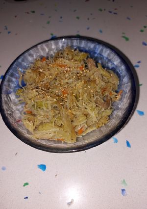 Una foto de Fideos de arroz chinos con ternera y verduras