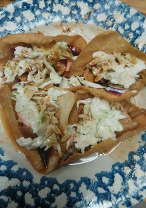 A picture of Wonton tacos.