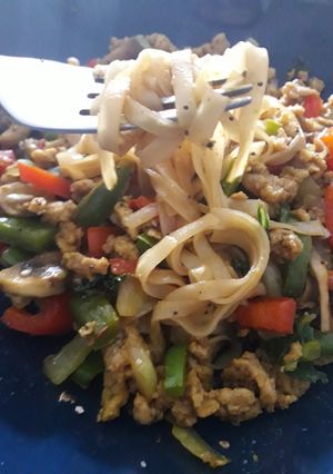 Foto principal de Tallarines veganos de arroz al estilo chino / Noodles