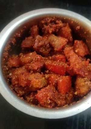 A picture of Instant tomato pickle.