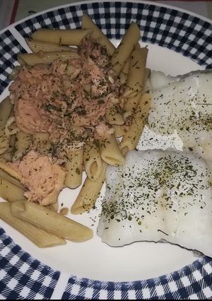 Una foto de Bacalao con macarrones integrales y atún (light)