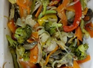 Una foto de Chop suey con pollo