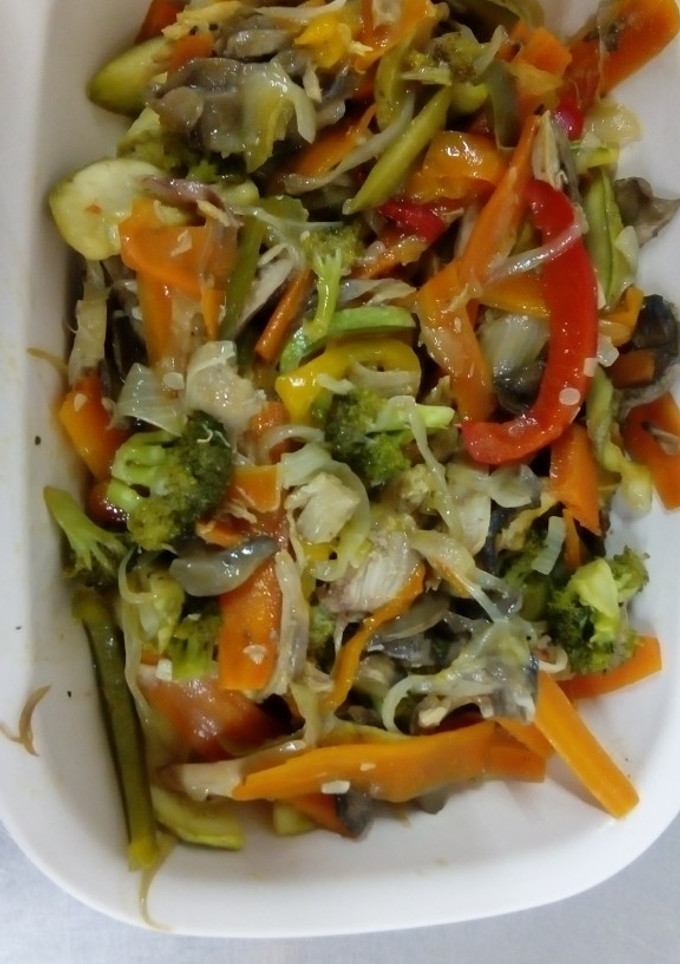 Una foto de Chop suey con pollo
