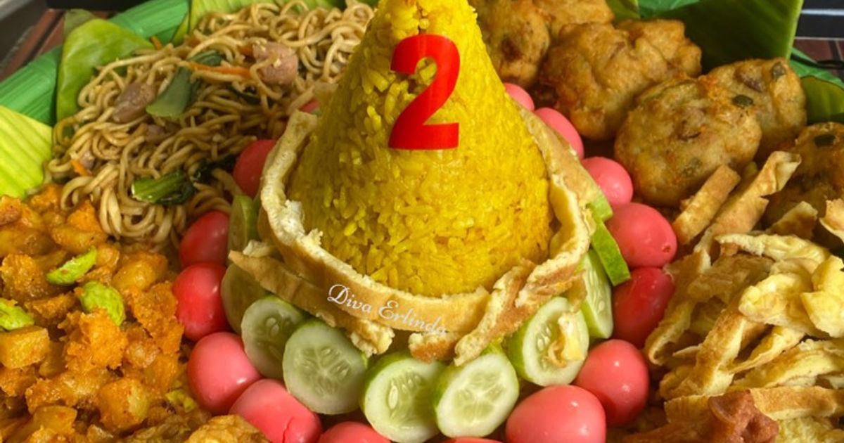 Tumpeng Nasi Kuning (komplit)