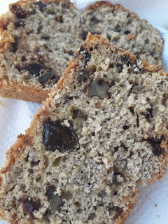 Una foto de Budín de banana y frutos secos 🍌
