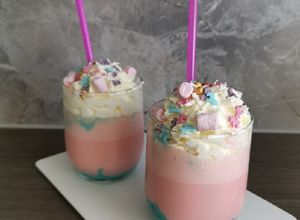 Unikornis vaníliás shake recept fotója