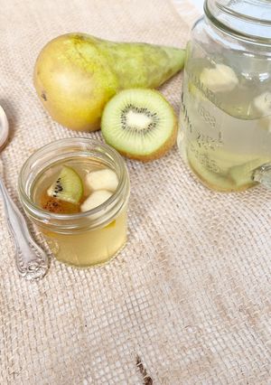 Une photo de Sirop aux épluchures de poire et kiwi