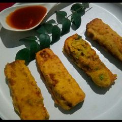 A picture of Bread stick garlic fritters.