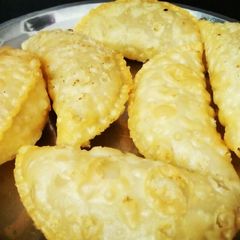 A picture of Mava gujiya.