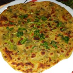 Methi paratha A picture of Methi paratha.