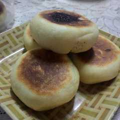 รูปของ Bakpia Lembut Isi Coklat dan Keju 😋