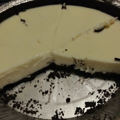 A picture of Easy 3 ingredients cookies and cream pie.