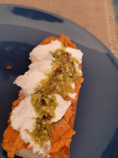 Una foto de Hummus de pimientos del piquillo