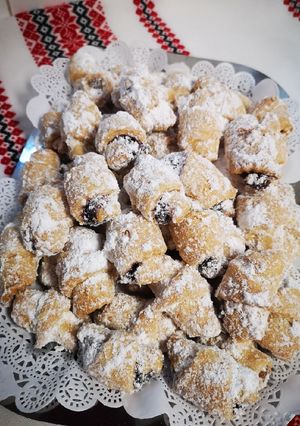 O poză a rețetei Cornulete fragede cu 3 ingrediente.
