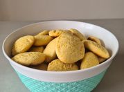 Una foto de galletitas de polenta