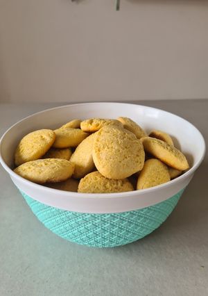 Una foto de Galletitas de polenta y limón 🍋