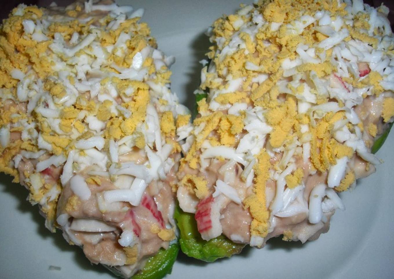 Aguacates rellenos palitos de Cangrejo