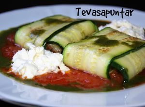 Foto principal de Raviolis de calabacín rellenos de berenjena con salsa arrabiatta