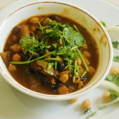 A picture of Watermelon rind Kabuli Chana masala curry.