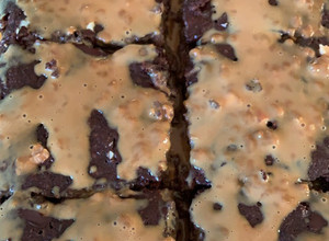 Una foto de Brownie tradicional húmedo