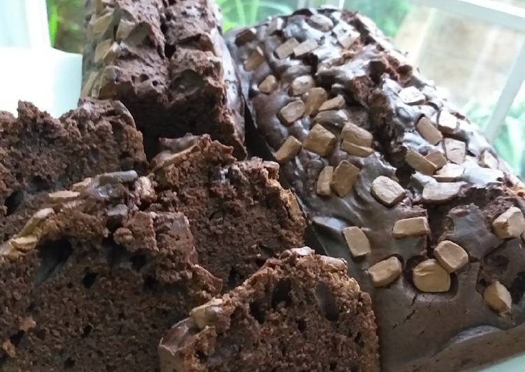 Cara Gampang Membuat Brownies klasik toping Cadbury yang Enak