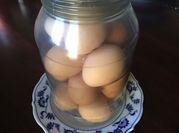 A picture of pickled bell peppers