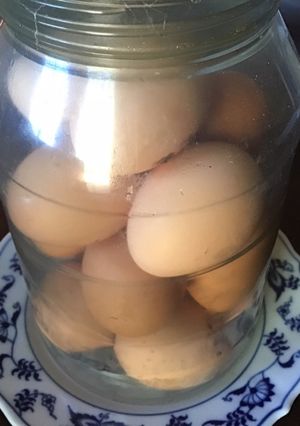 A picture of California Farm No Peel Pickled Eggs.