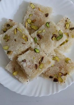 A picture of NARIYAL MEETHAI/BARFI.